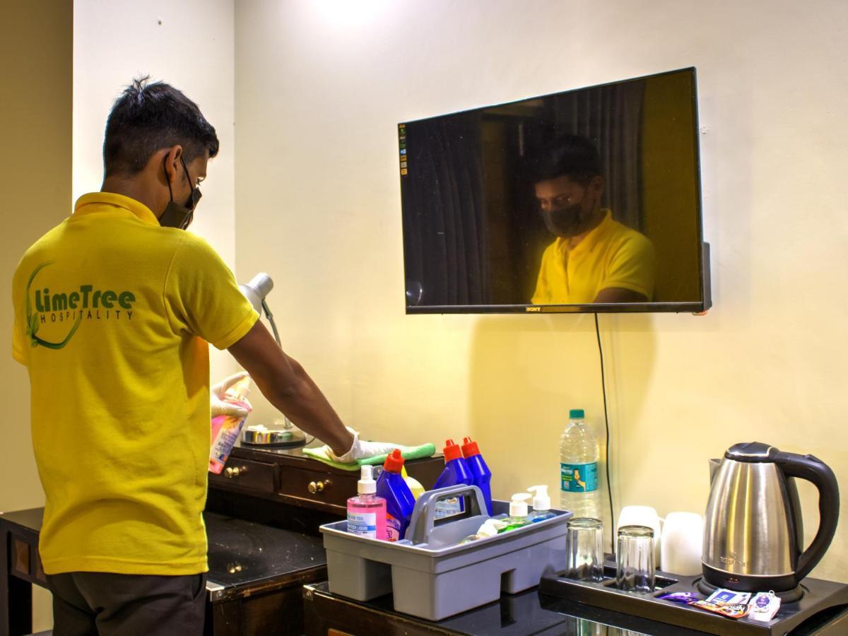 ניו דלהי Lime Stays B&B Gk-2 At Greater Kailash Metro South Delhi Nearby Saket Select City מראה חיצוני תמונה