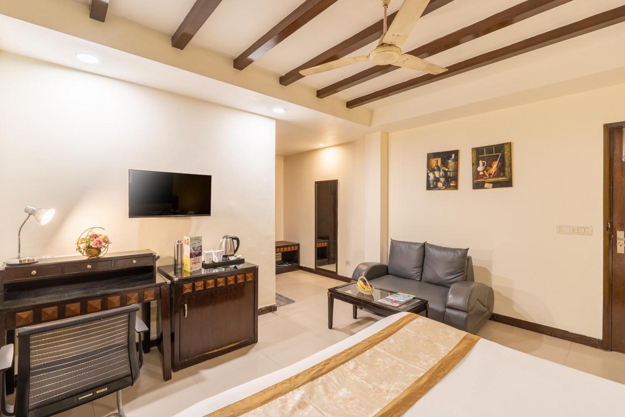 ניו דלהי Lime Stays B&B Gk-2 At Greater Kailash Metro South Delhi Nearby Saket Select City מראה חיצוני תמונה